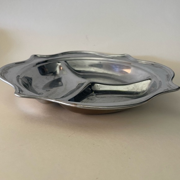 Vintage mid century silver gray scalloped edges three section dish - Picture 2 of 4
